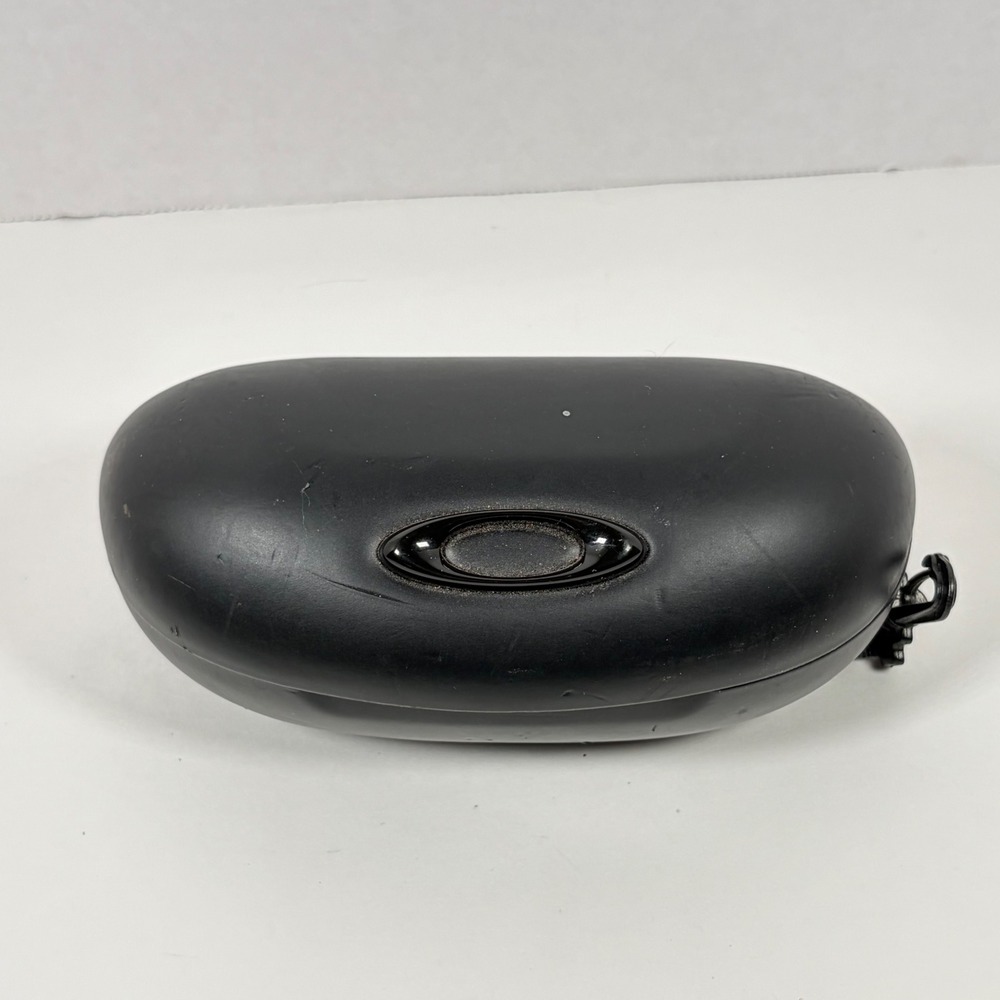Oakley Sunglasses Hard Case Black Clamshell Protective Travel Storage With Clip